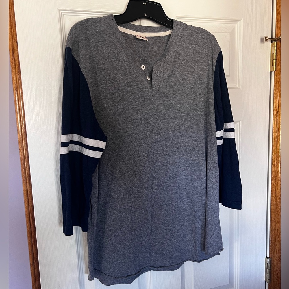 Homage Gray and Navy 3/4 Sleeve Henley Shirt Men's‎ size Large